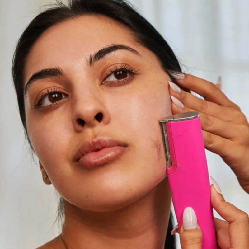 SILKYFLASH+ mit Sonic-Technologie und Microfine Edges™ – für bis zu 5 x glattere Haut im Vergleich zur Rasur.