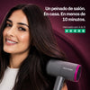 Secador ligero con diseño ergonómico para un peinado cómodo y profesional todos los días.